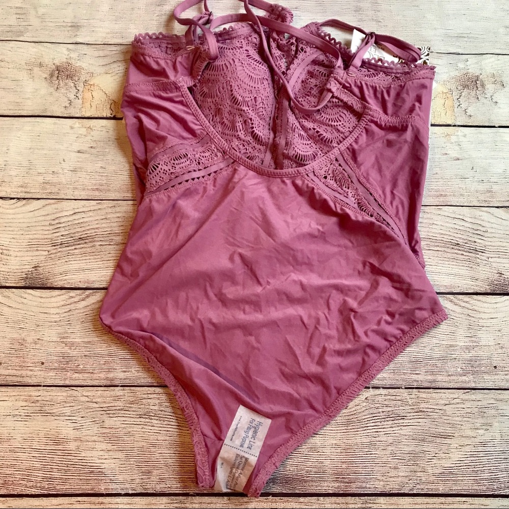SOLD  Becca Etc. Rebecca Virtue onepiece L 2x - Picture 7 of 10